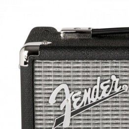 fender_rumble_15_detail.jpg
