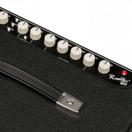fender_rumble_40_angle_knobs.jpg